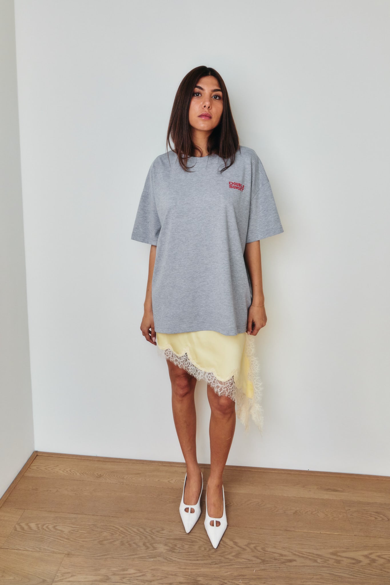 The Unisex T I Grey / Pink