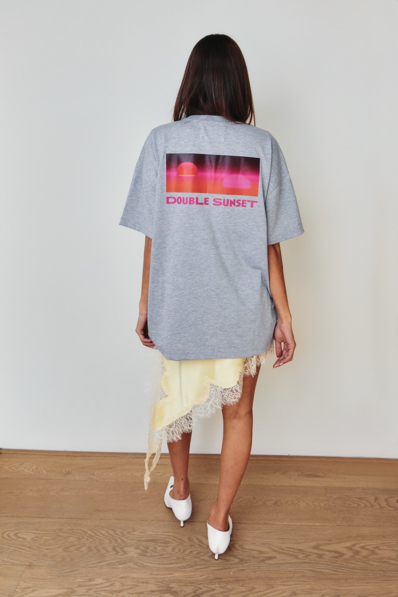 The Unisex T I Grey / Pink