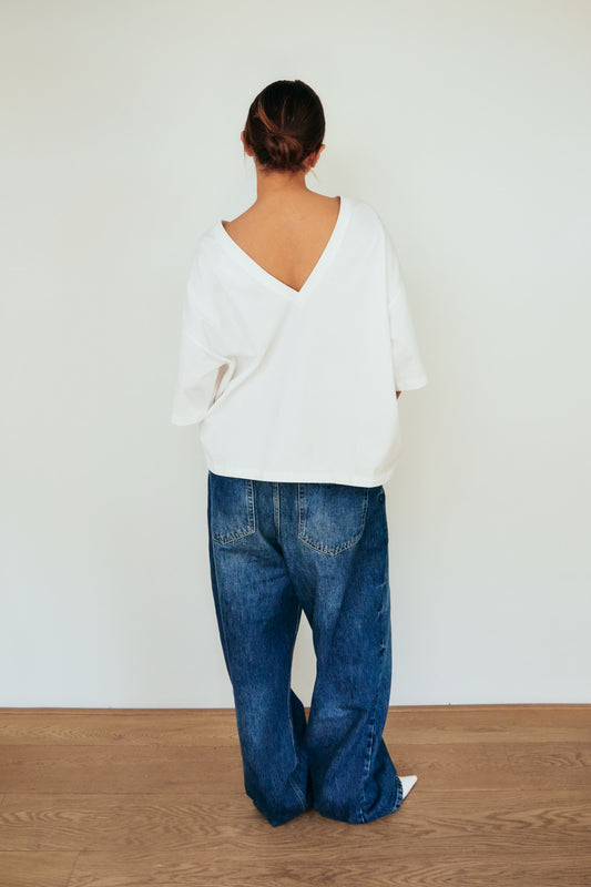 The V Back T I White