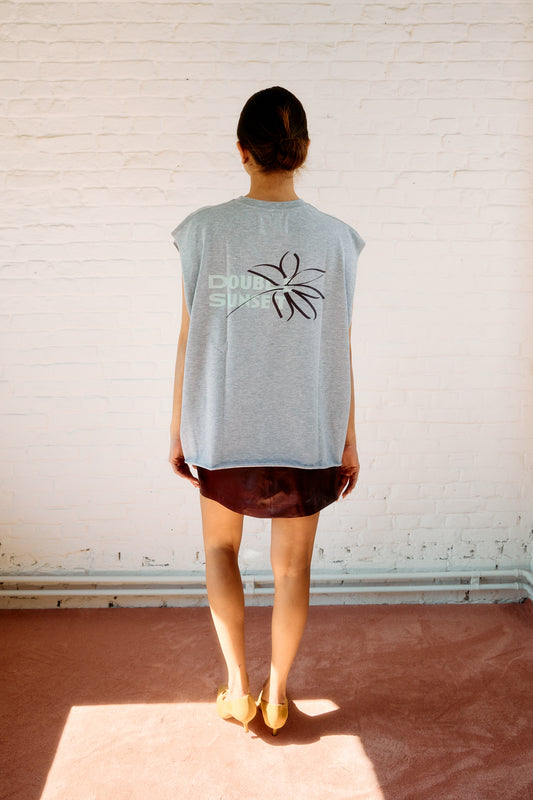 The Sleeveless T I Grey