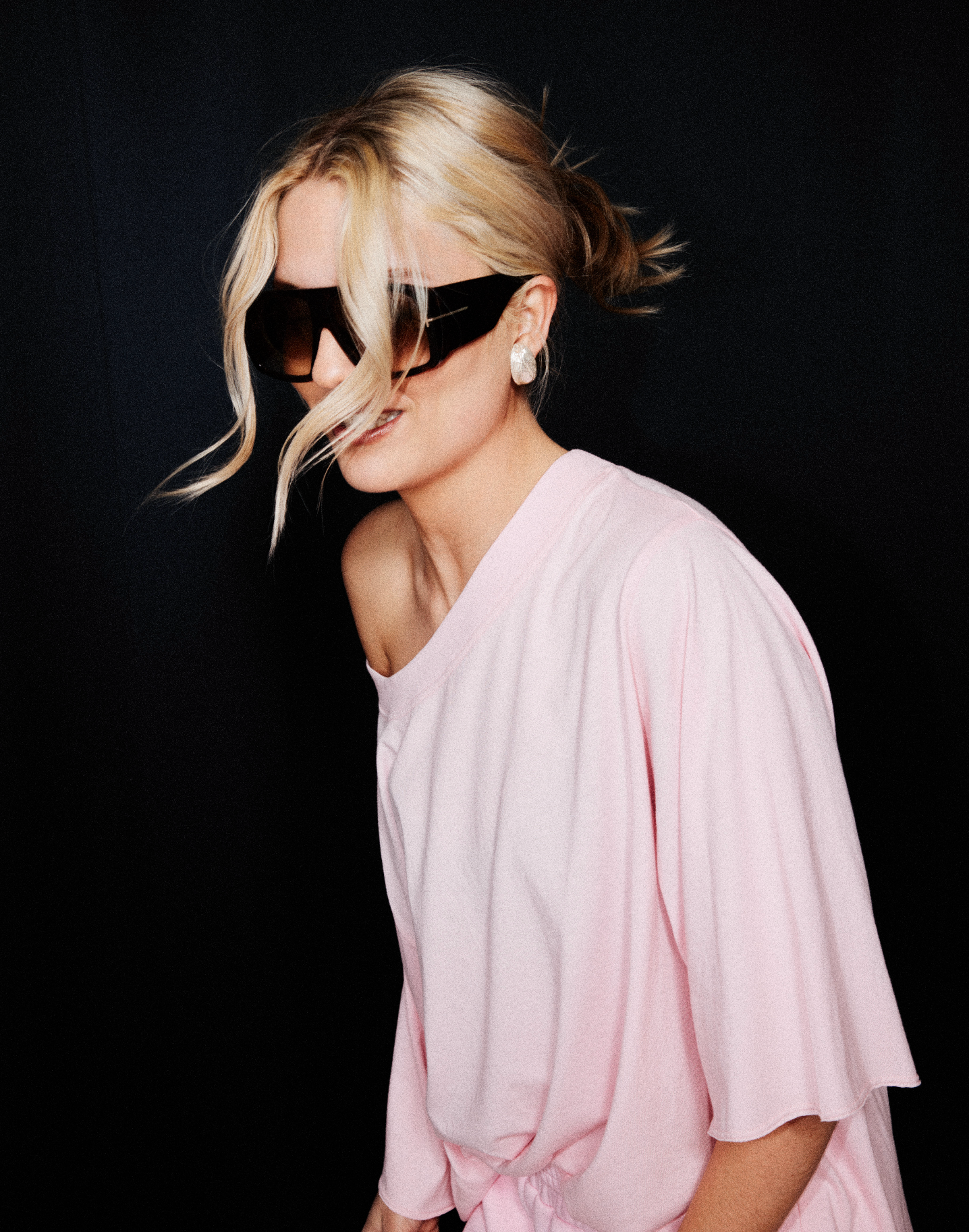 The One Shoulder T I Pink